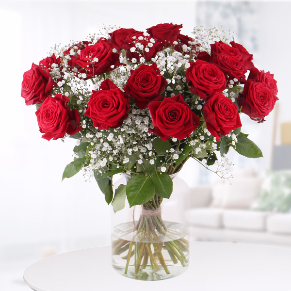 Rote Rosen mit Schleierkraut - Premium-Rosen
